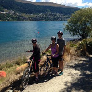 The pretty Queenstown trail around Lake Wakatipu