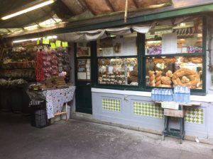 Bolhao Markets: a bakery.