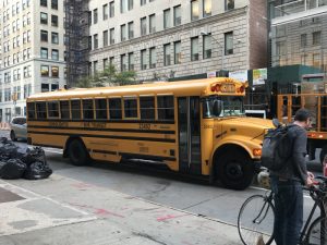 Can’t get over these old fashined scholl buses!